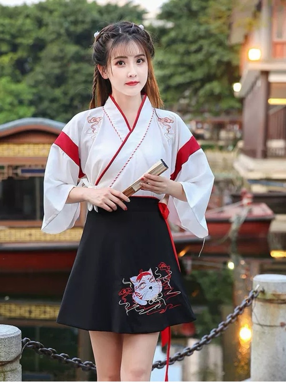 Red and black baidiequn pleated skirt with grumpy cat embroidery